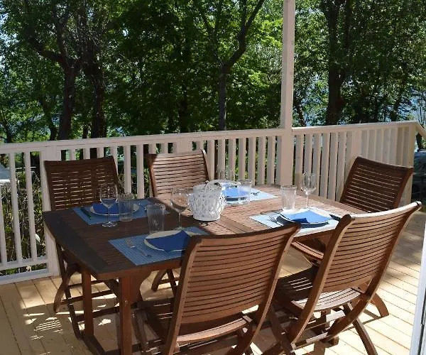 Monte Κάμπινγκ *