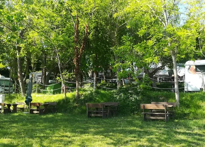 Monte Κάμπινγκ Gabicce Mare